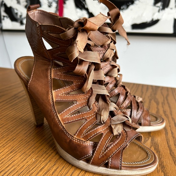 Brown leather tie gladiator sandals - Picture 6 of 7